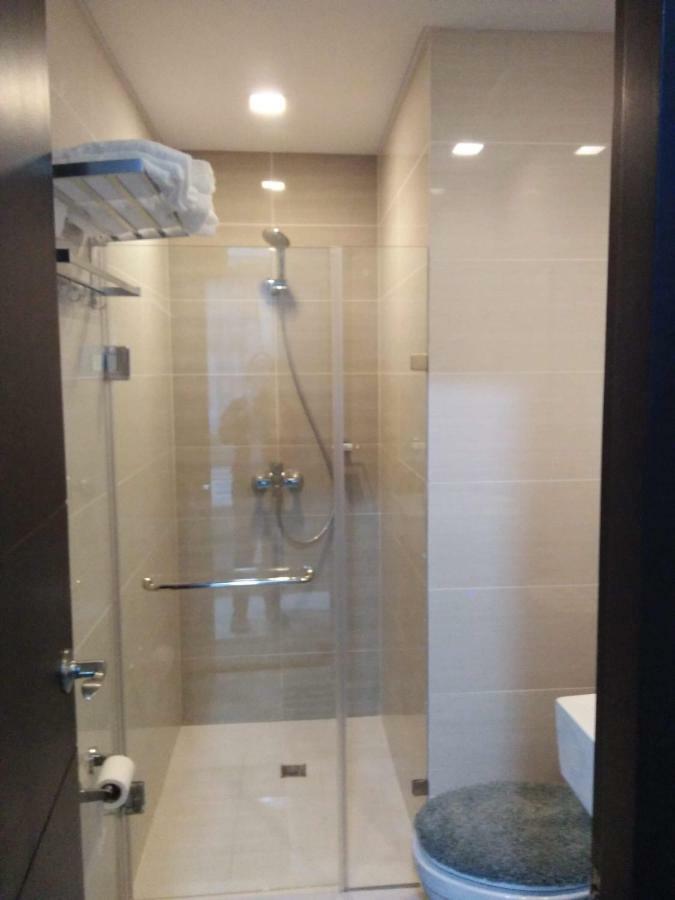 101 Newport Boulevard C1 Lägenhet Manila Exteriör bild